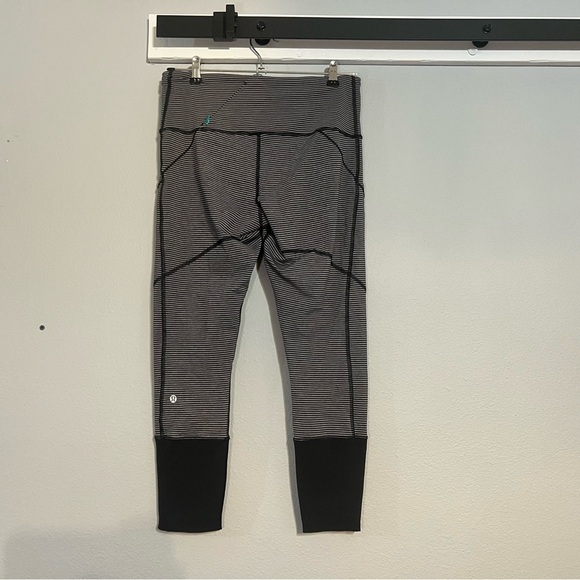 Lululemon Rebel Runner Crop Mini Pop Stripe Heathered Slate Black Size 8 - Picture 14 of 16